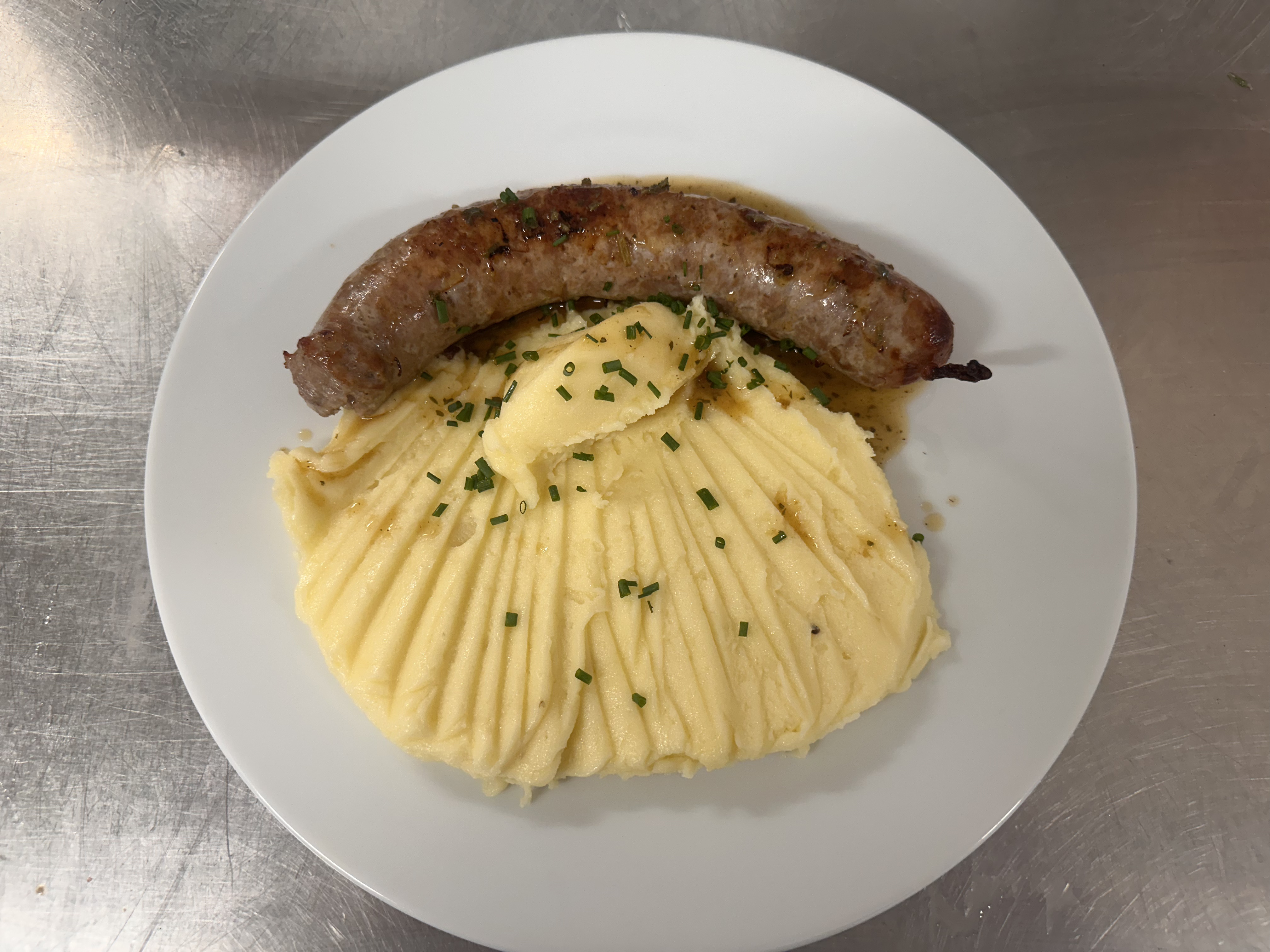 Plat estival servi à Treignac Plage